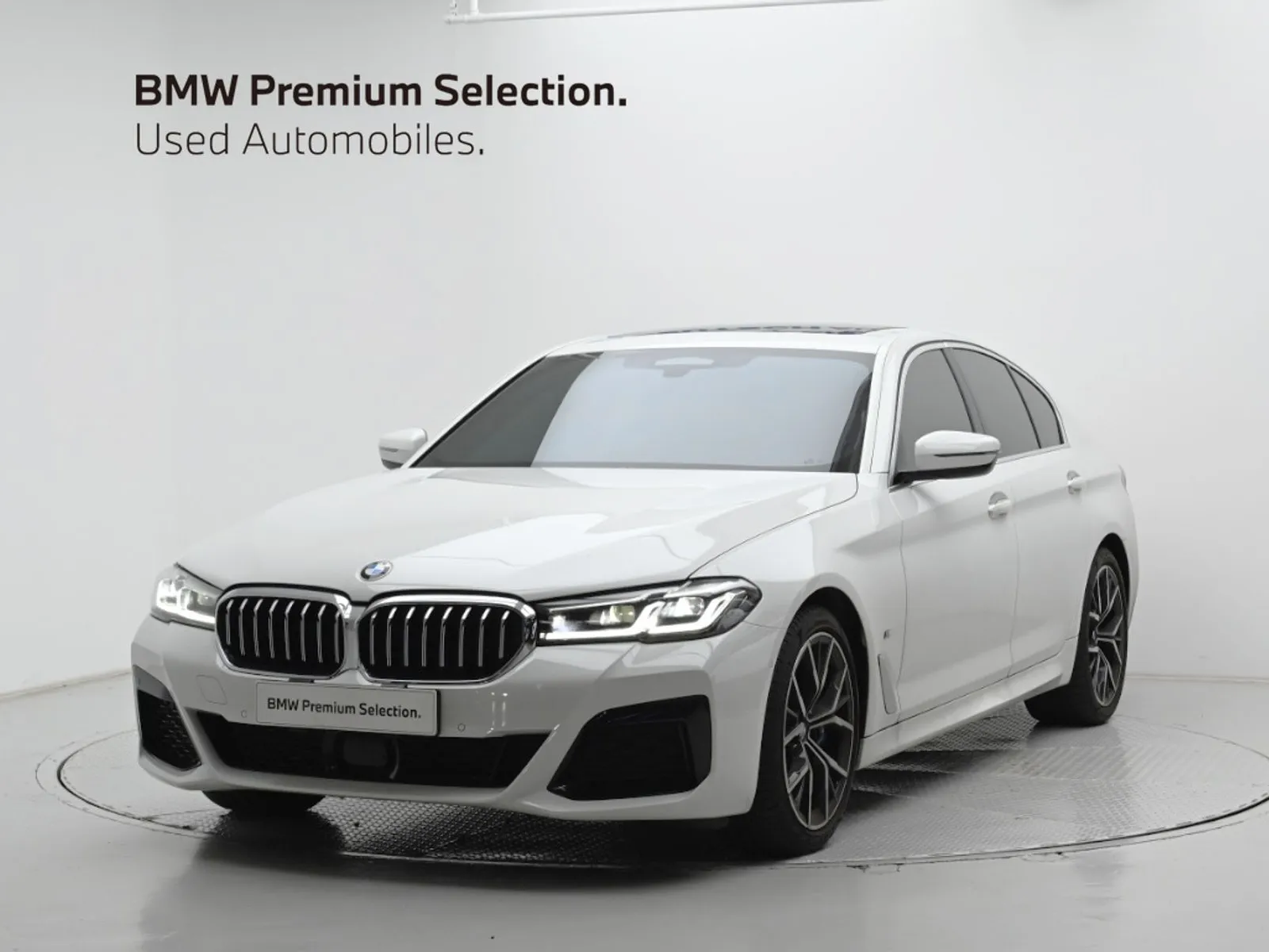 BMW 5 Series 530i M Sport Package, снимка 1 от 20