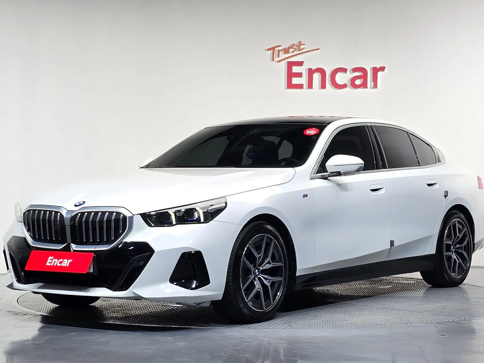 BMW 5 Series 523d M Sport, снимка 1 от 20