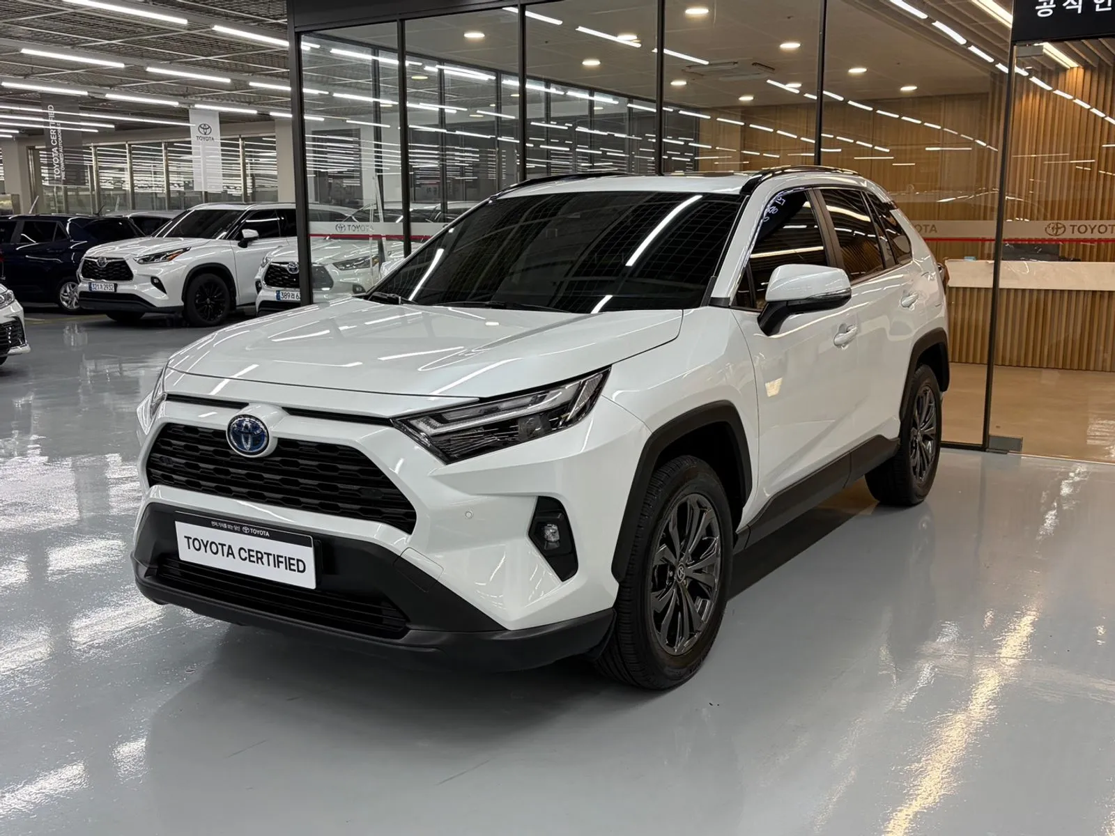 Toyota RAV4 2.5 2WD Hybrid XLE, снимка 1 от 20