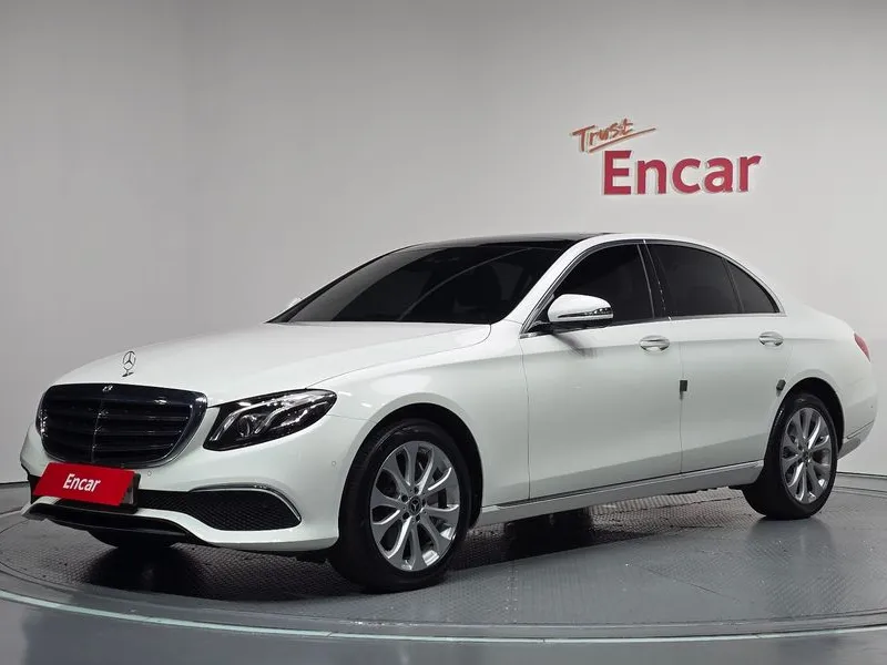 Mercedes-Benz E-Class E300 4MATIC Exclusive