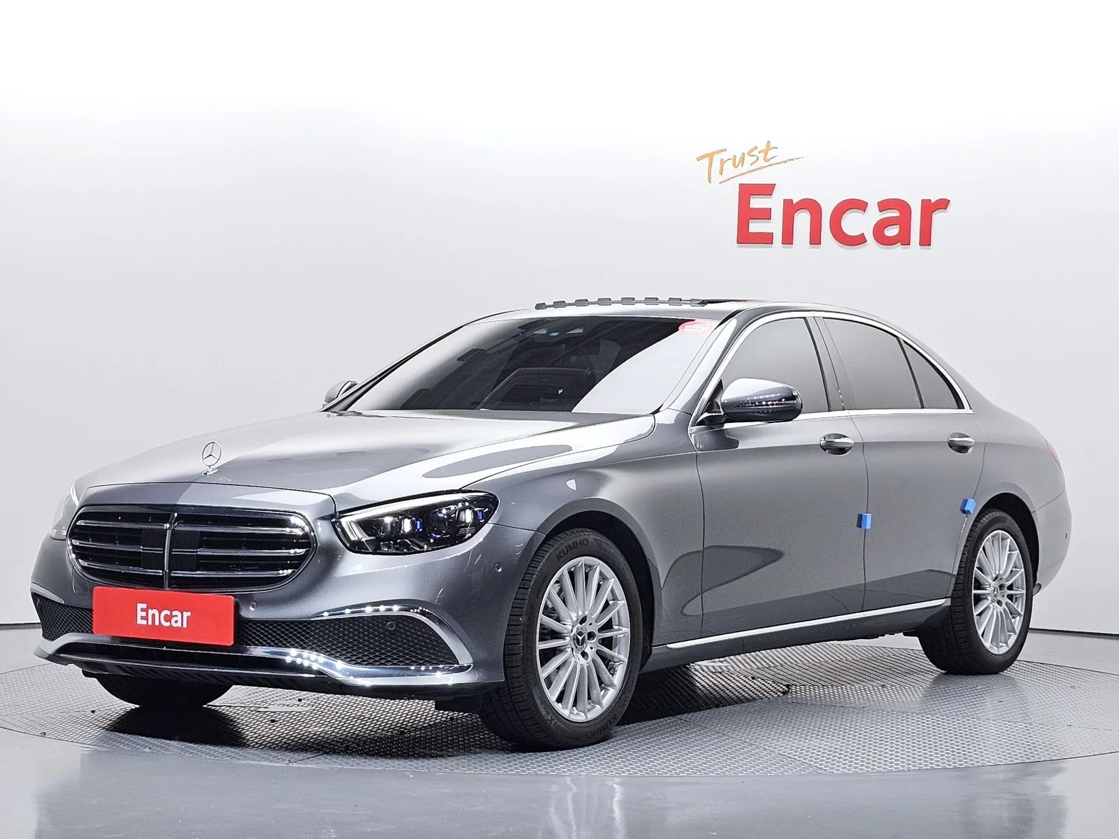 Mercedes-Benz E-Class E250 Exclusive, снимка 1 от 20