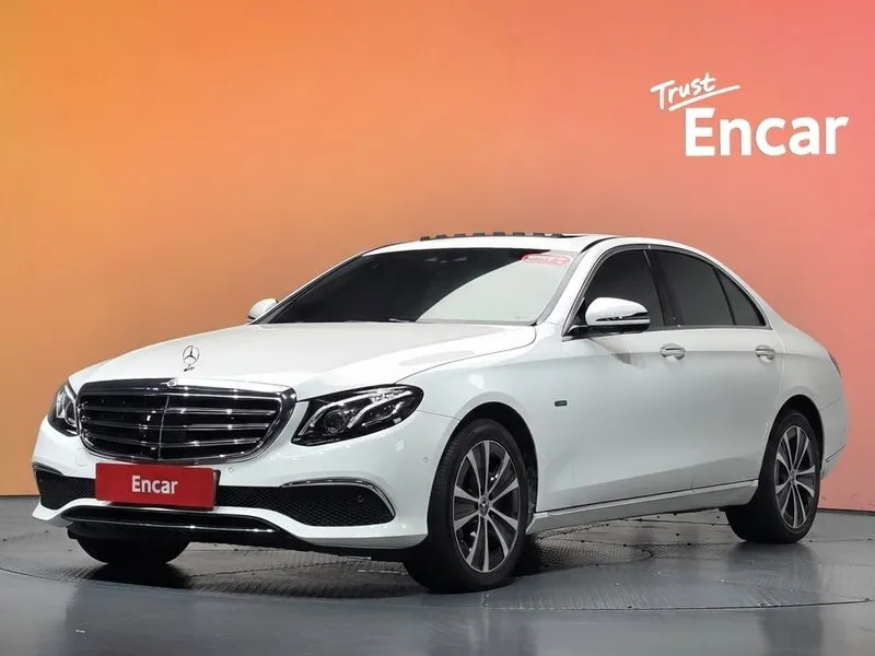 Mercedes-Benz E-Class E300e 4MATIC Exclusive