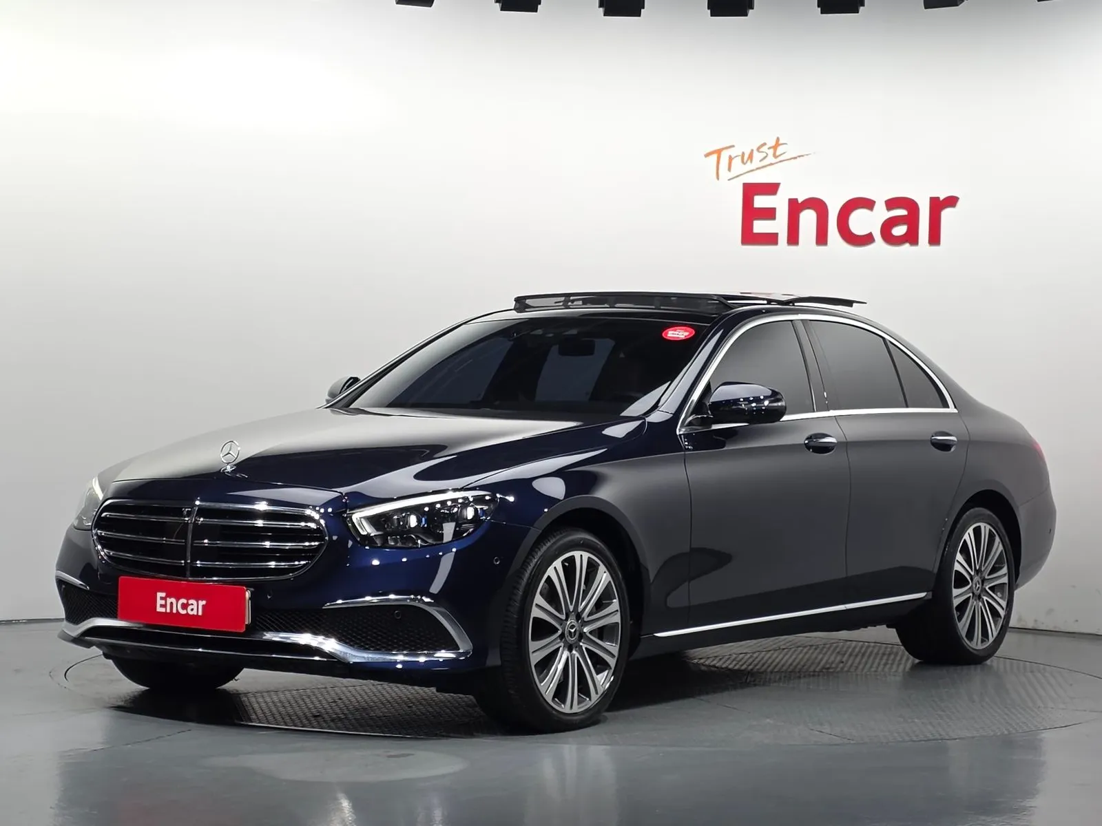 Mercedes-Benz E-Class E450 4MATIC Exclusive, снимка 1 от 20