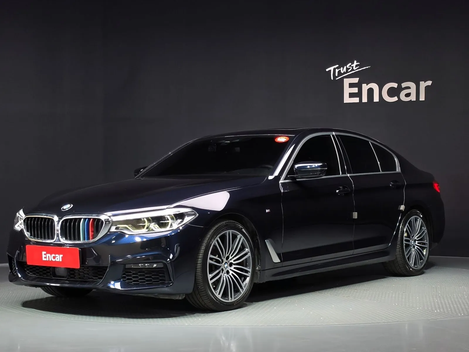 BMW 5 Series 520d xDrive M Sport Package Plus, снимка 1 от 20
