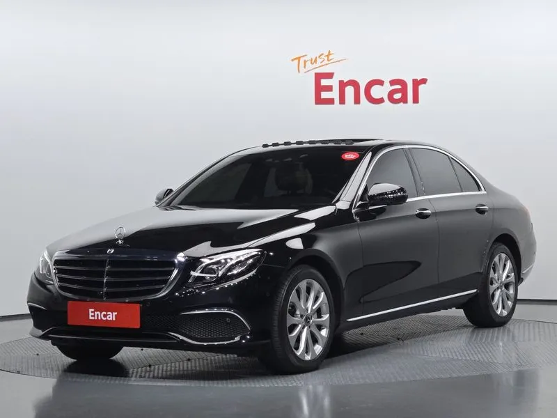 Mercedes-Benz E-Class E300 4MATIC Exclusive