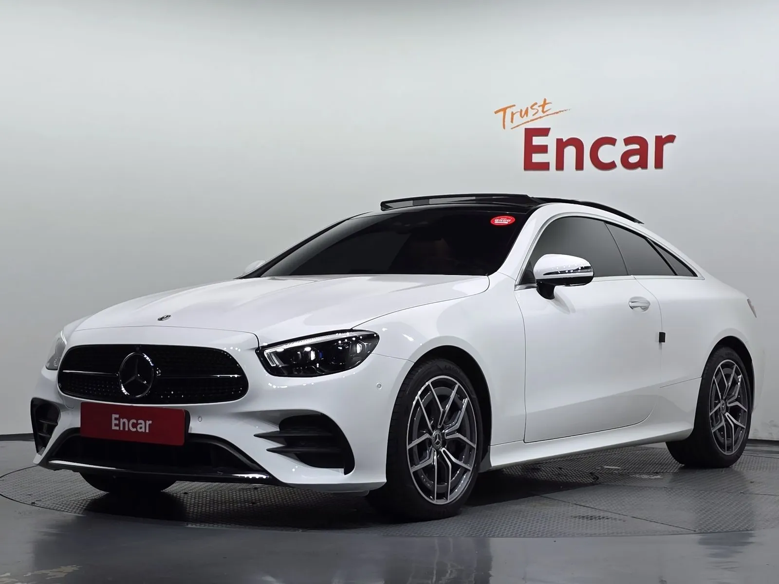 Mercedes-Benz E-Class E300d 4MATIC Coupe, снимка 1 от 20