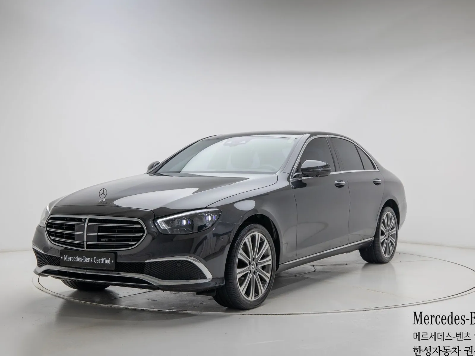 Mercedes-Benz E-Class E350 4MATIC Exclusive, снимка 1 от 20