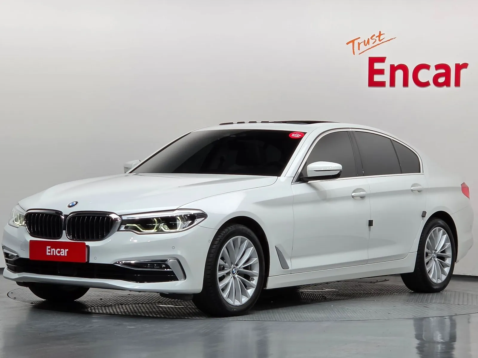 BMW 5 Series 520d Luxury Plus, снимка 1 от 20