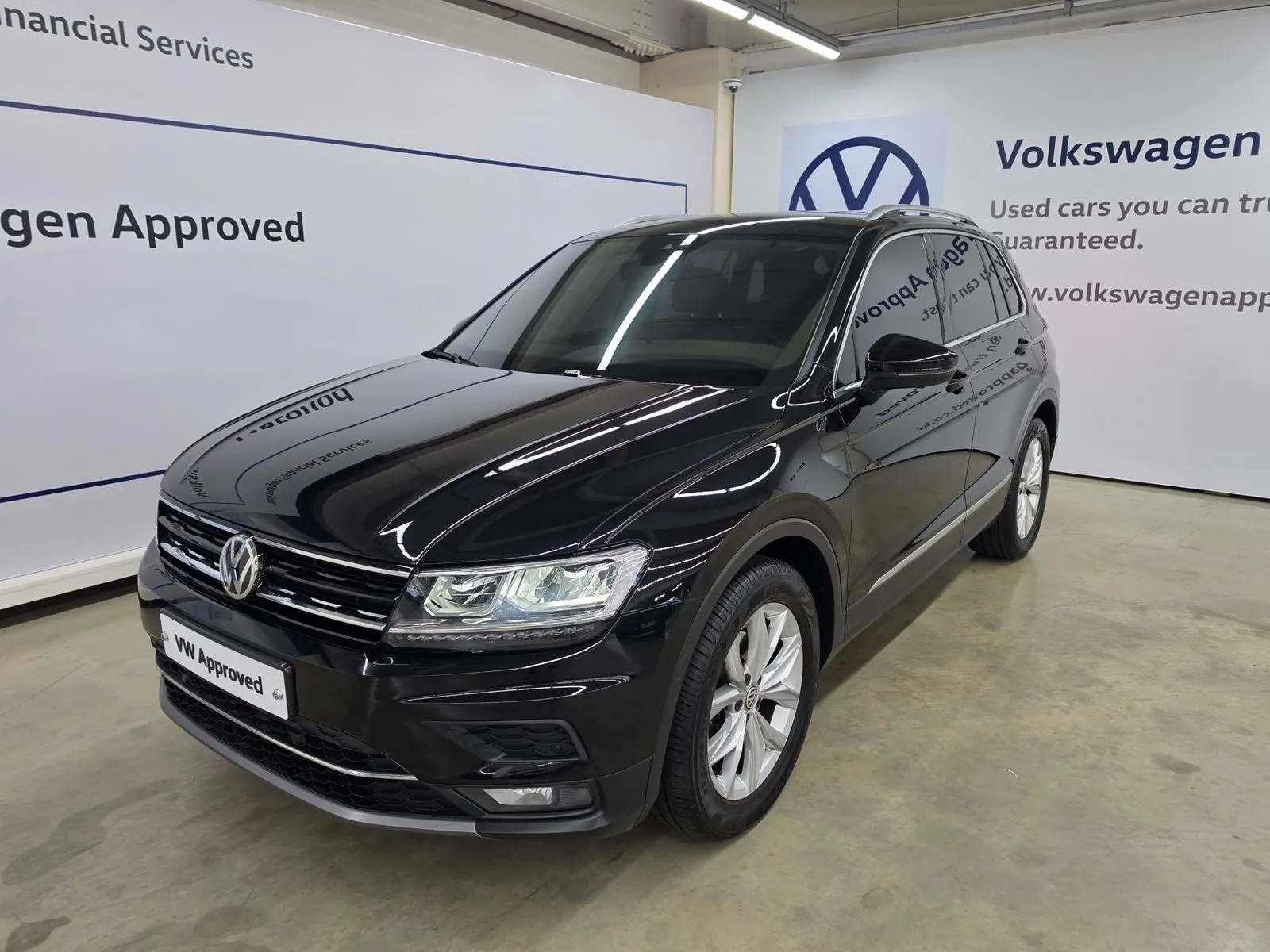 Volkswagen Tiguan 2.0 TDI Premium, снимка 1 от 20
