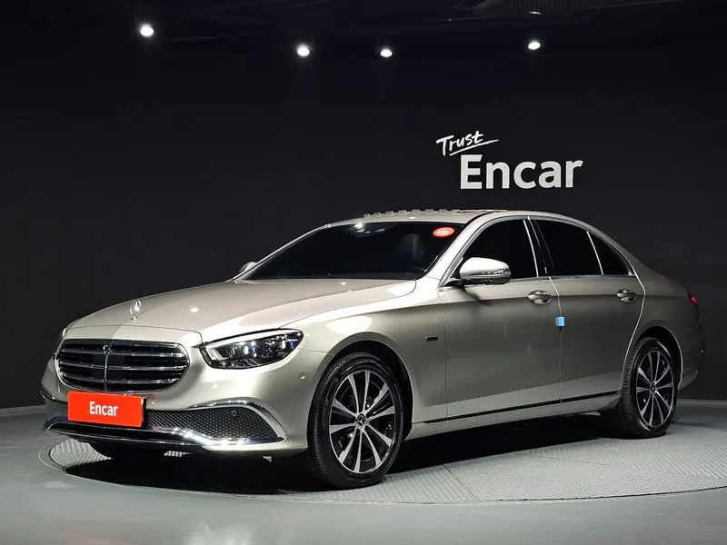 Mercedes-Benz E-Class E300e 4MATIC Exclusive