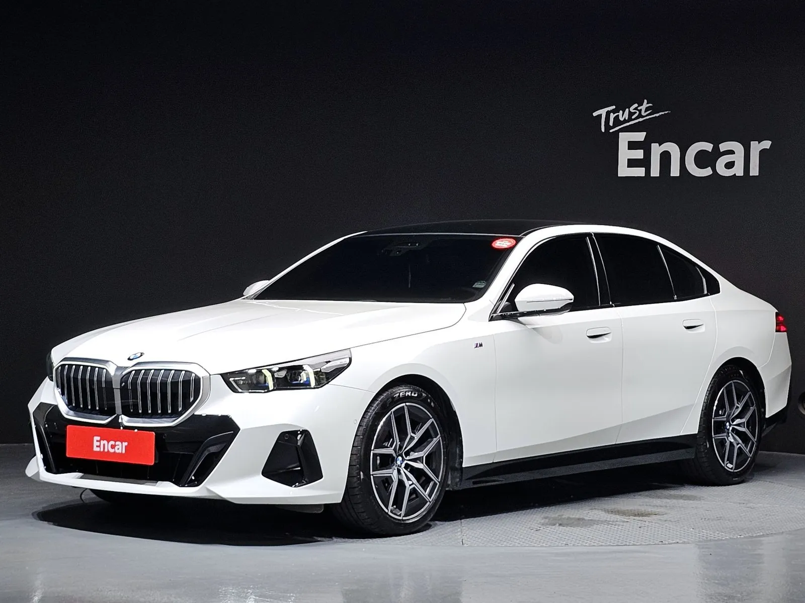 BMW 5 Series 520i M Sport, снимка 1 от 20