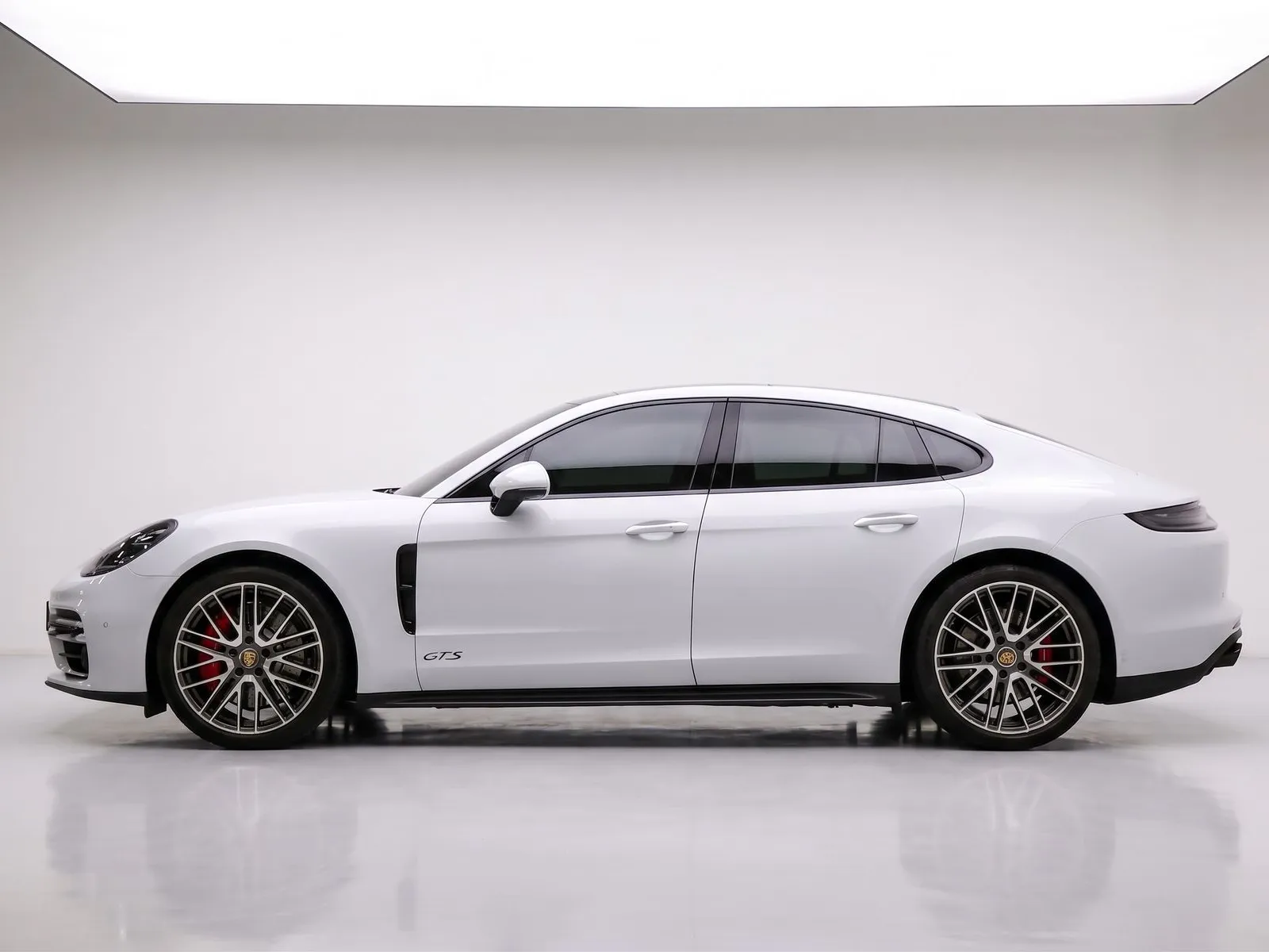 Porsche Panamera 4.0 GTS, снимка 1 от 20