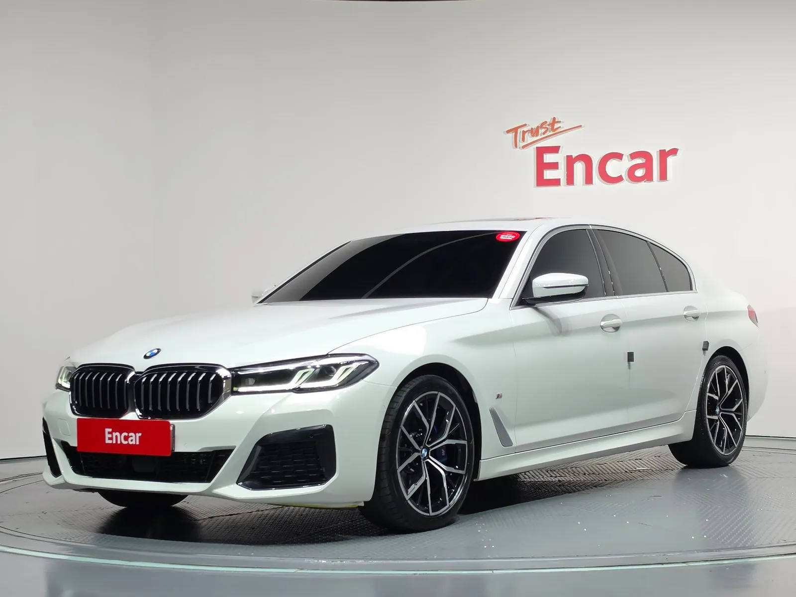 BMW 5 Series 530i xDrive M Sport Package, снимка 1 от 20