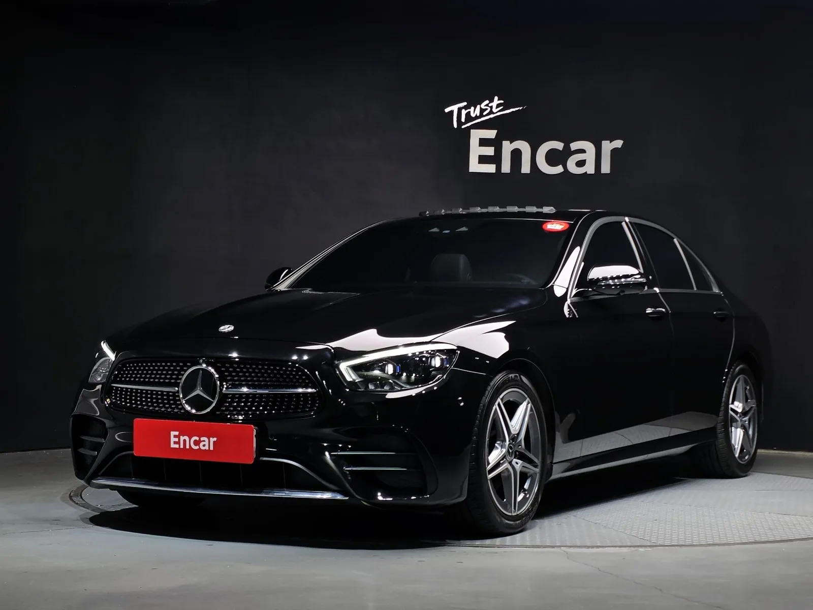 Mercedes-Benz E-Class E250 AMG Line, снимка 1 от 20