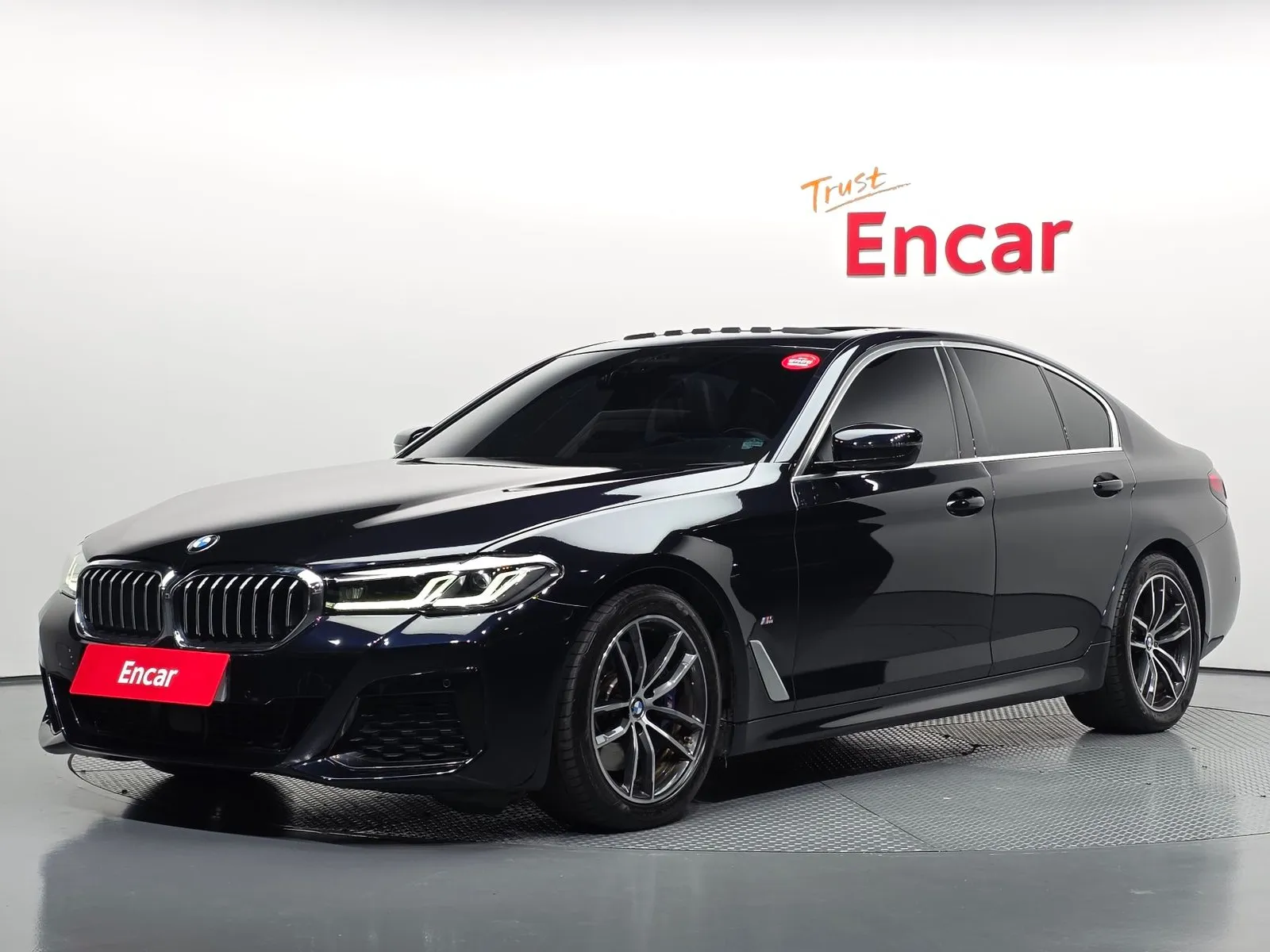 BMW 5 Series 520i M Sport, снимка 1 от 20