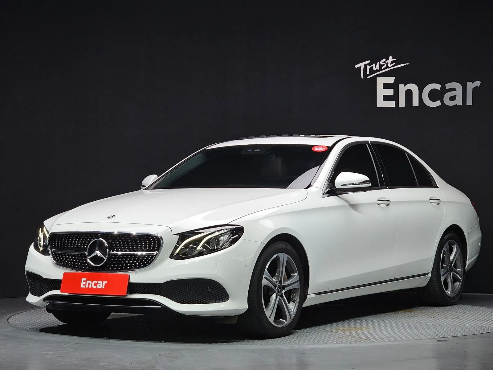 Mercedes-Benz E-Class E300 Avantgarde, снимка 1 от 20