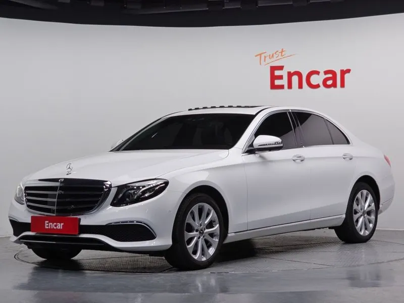 Mercedes-Benz E-Class E300 4MATIC Exclusive