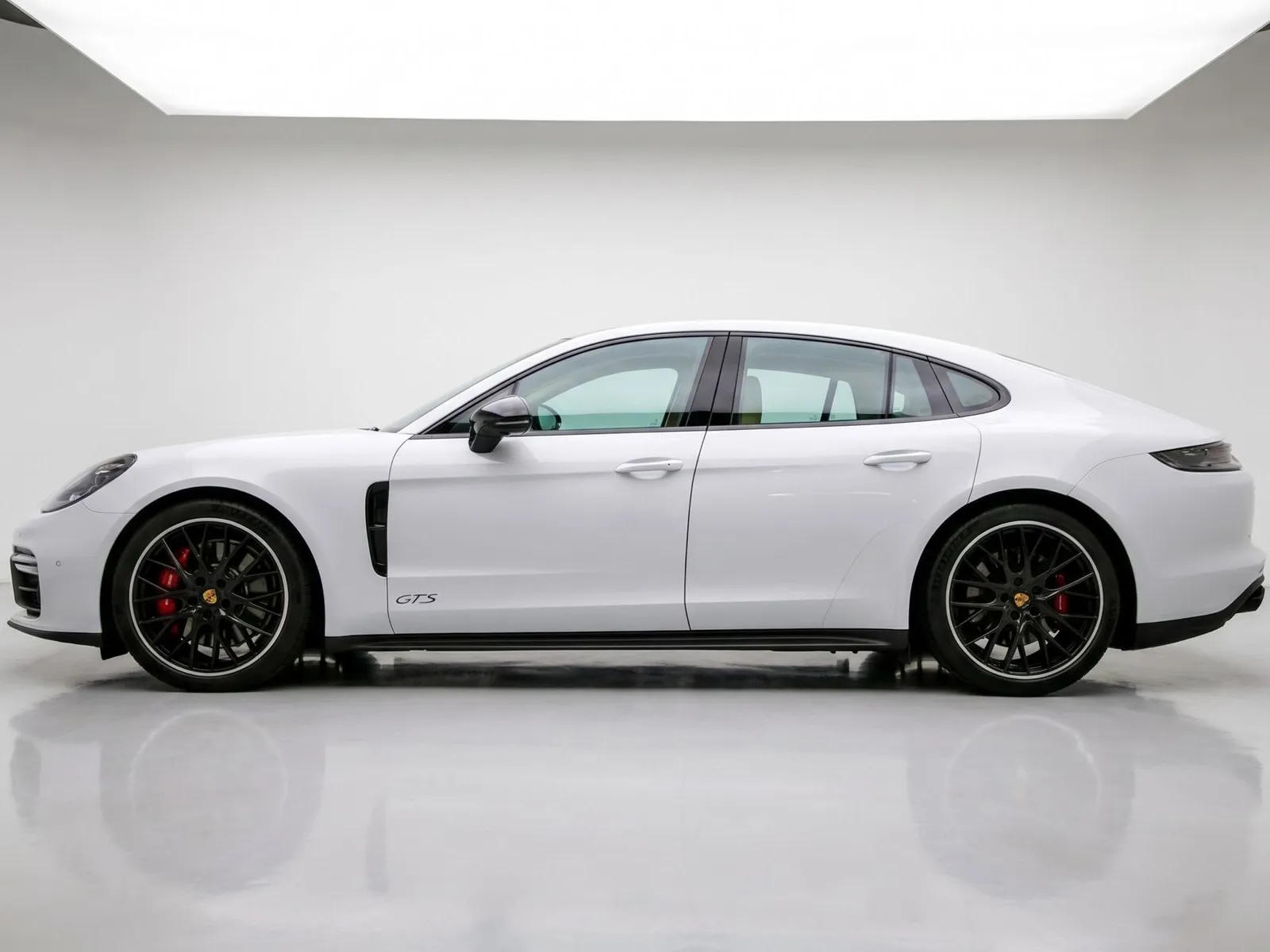 Porsche Panamera 4.0 GTS, снимка 1 от 20