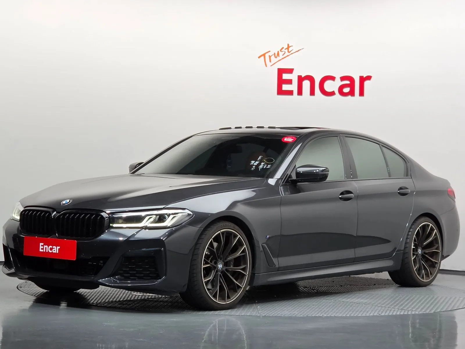 BMW 5 Series 520i M Sport, снимка 1 от 20