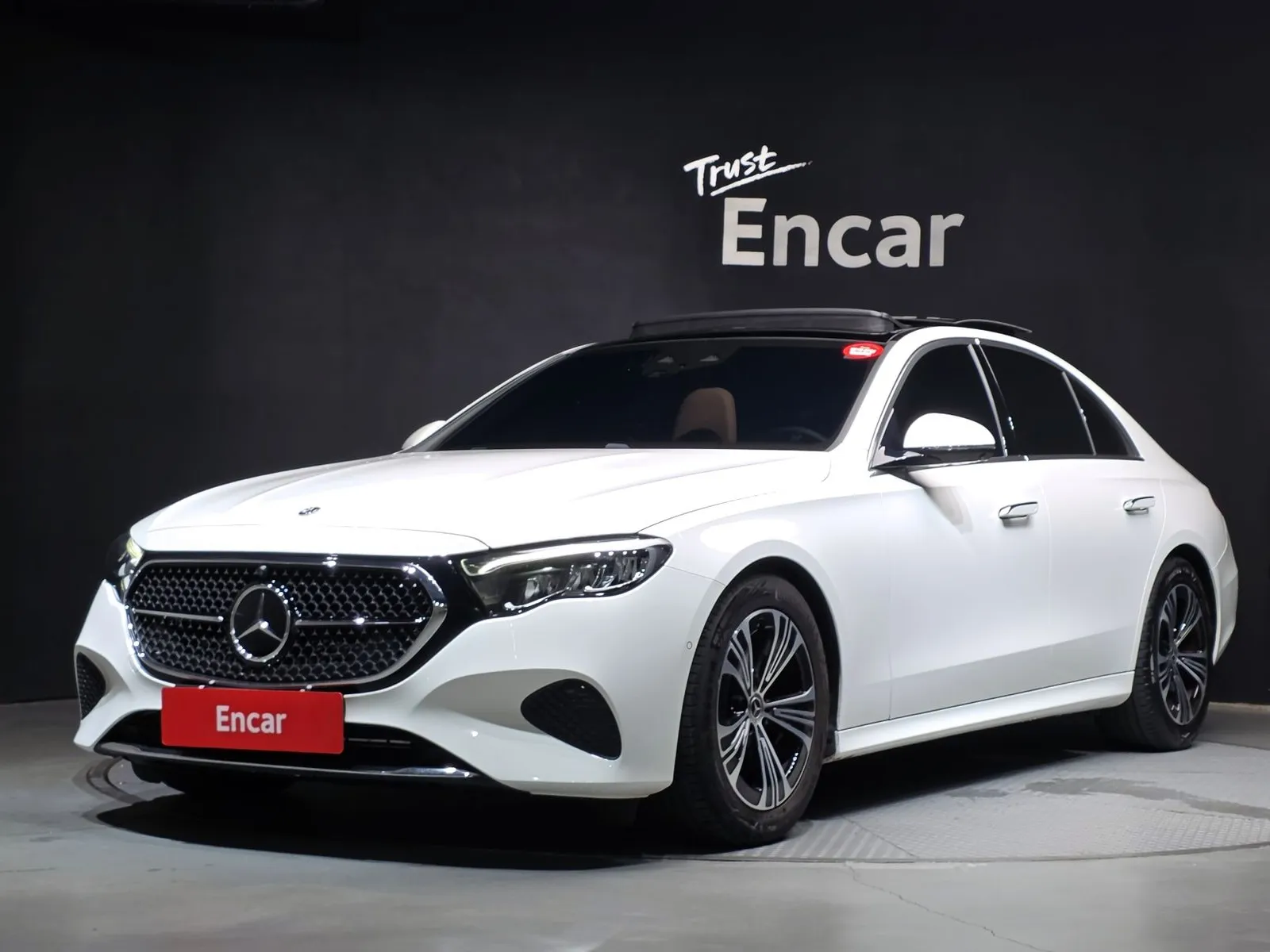 Mercedes-Benz E-Class E200 Avantgarde, снимка 1 от 20
