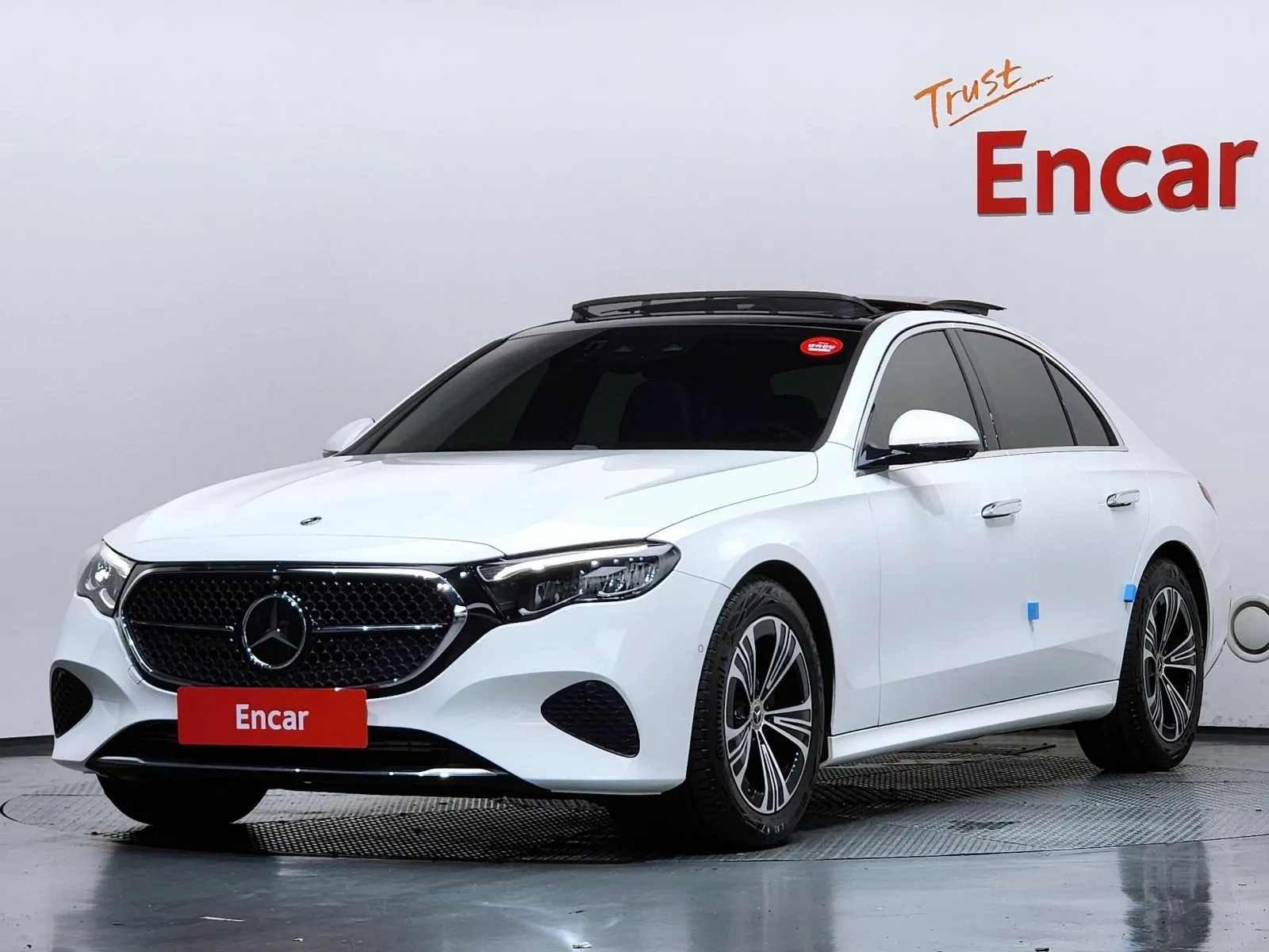Mercedes-Benz E-Class E200 Avantgarde, снимка 1 от 20