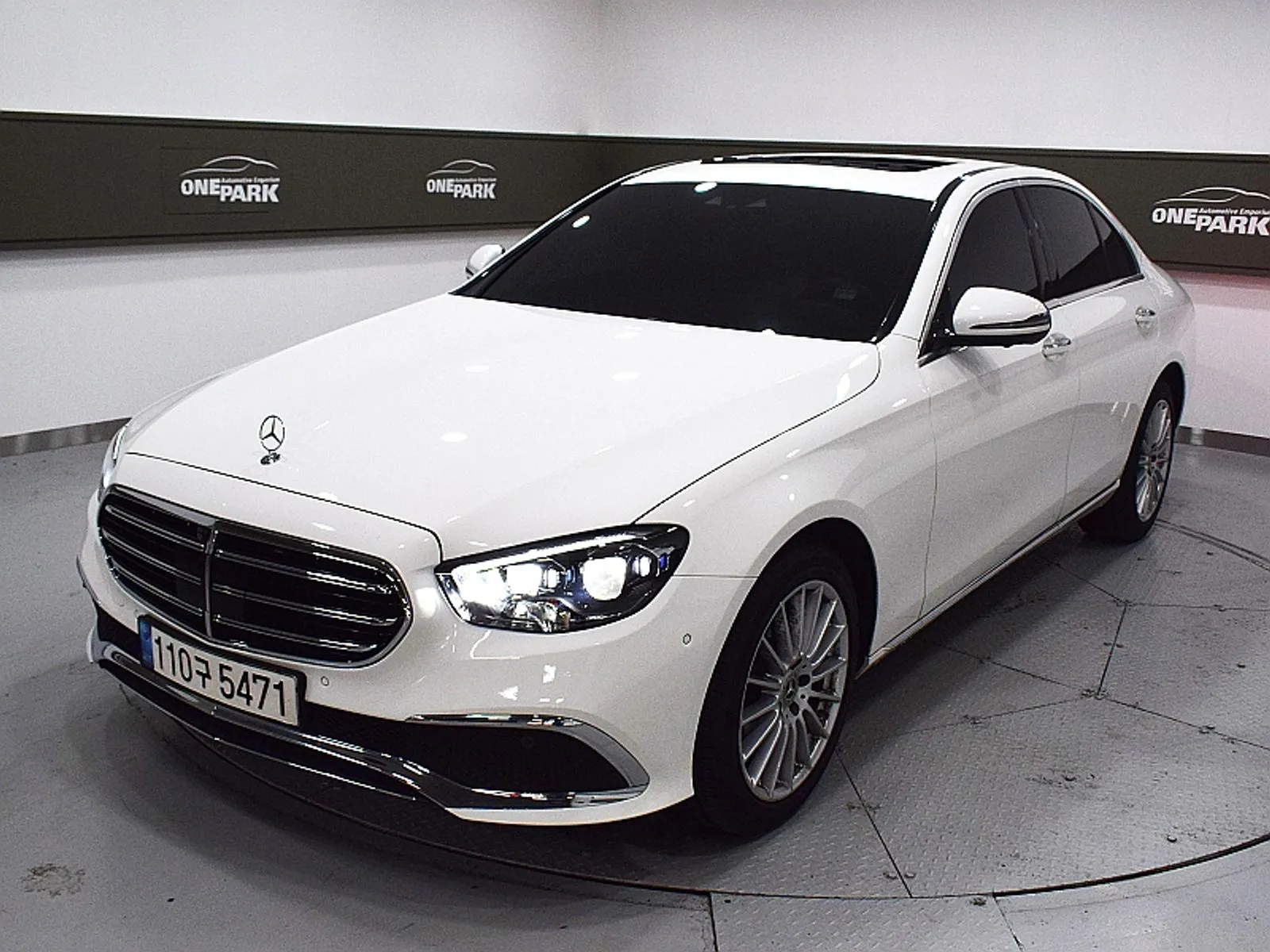 Mercedes-Benz E-Class E250 Exclusive, снимка 1 от 20