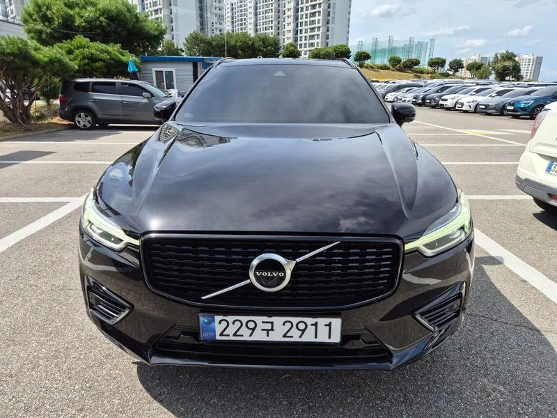 Volvo XC60 T8 R-Design