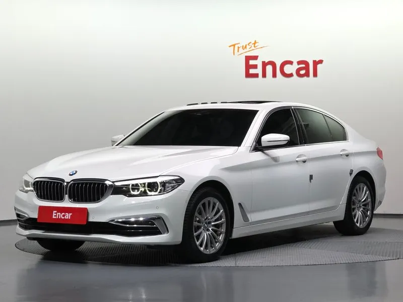 BMW 5 Series 520i Luxury
