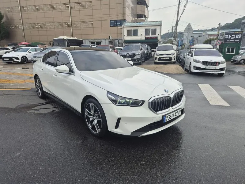 BMW 5 Series 520i