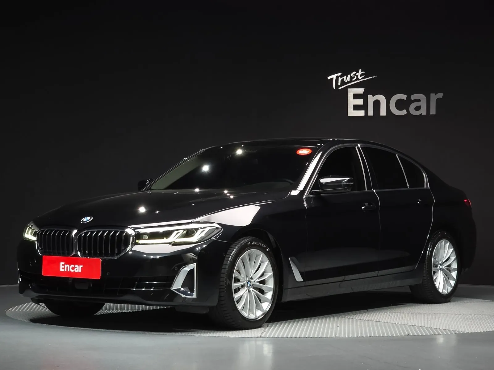 BMW 5 Series 523d Luxury, снимка 1 от 20