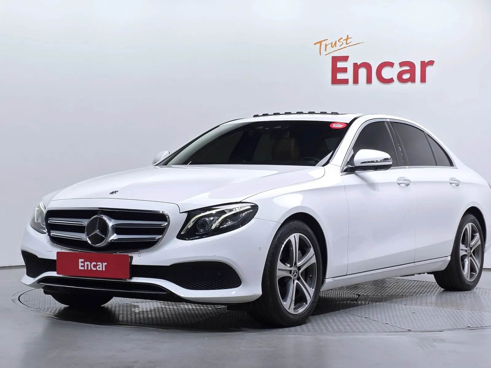 Mercedes-Benz E-Class E300 Avantgarde, снимка 1 от 20