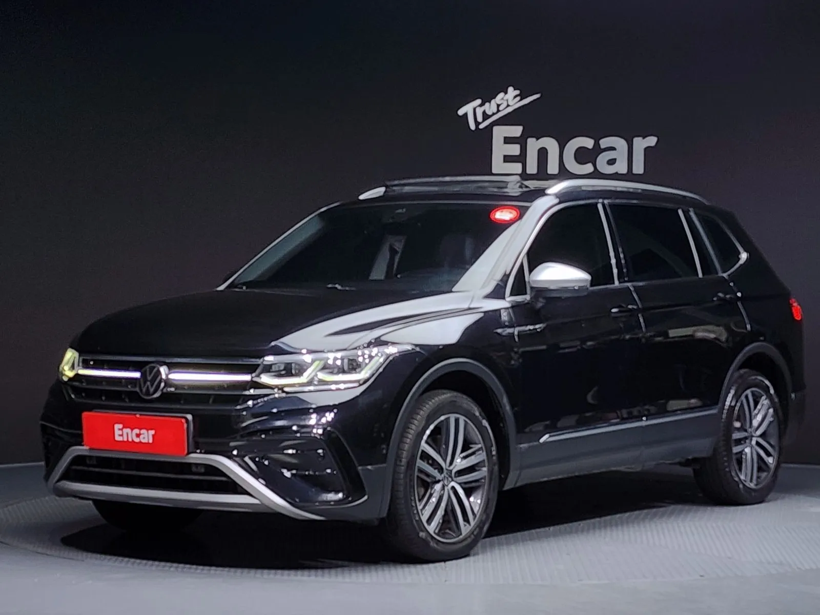 Volkswagen Tiguan 2.0 TSI Prestige, снимка 1 от 20