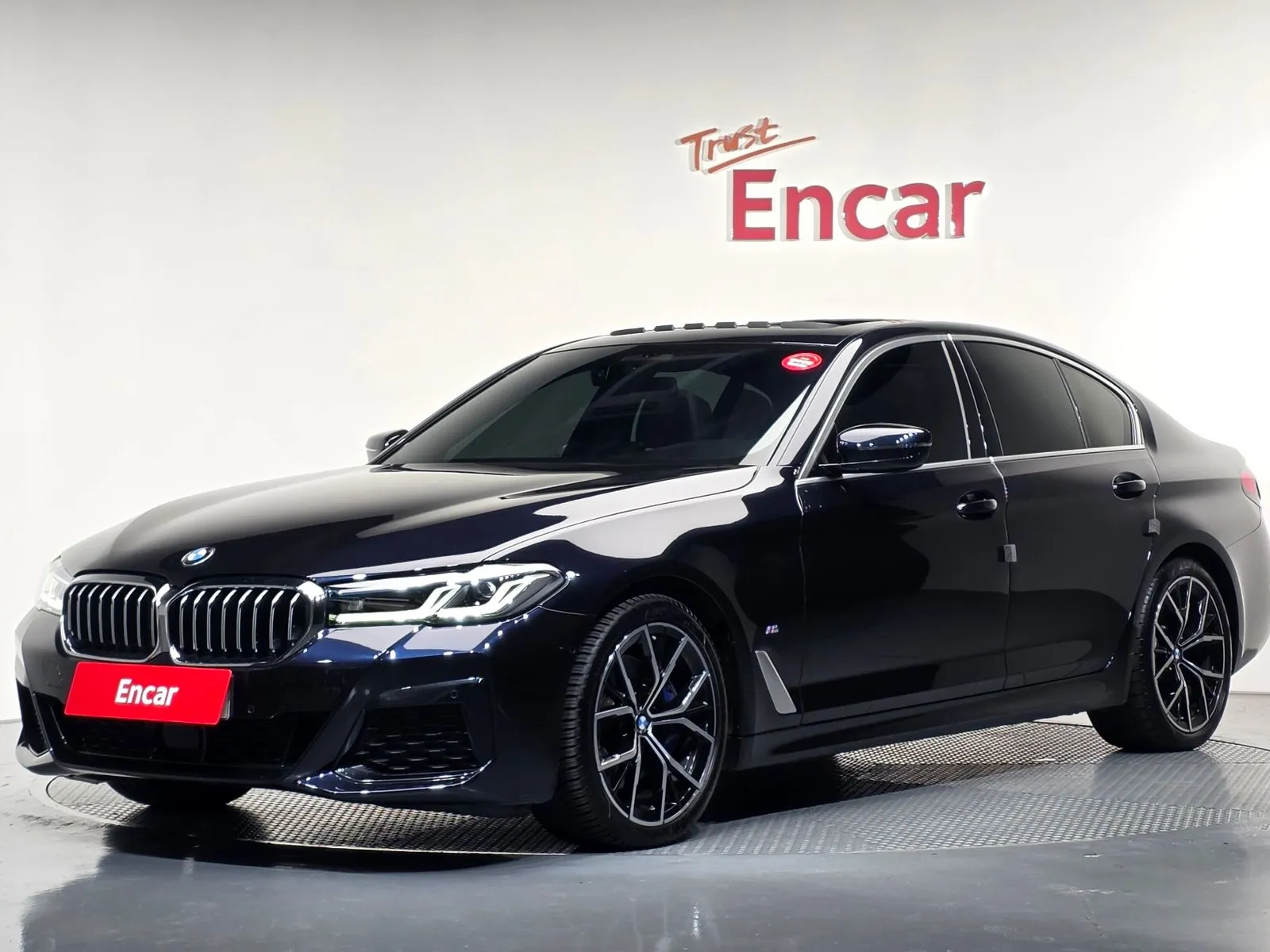 BMW 5 Series 530i M Sport Package, снимка 1 от 20