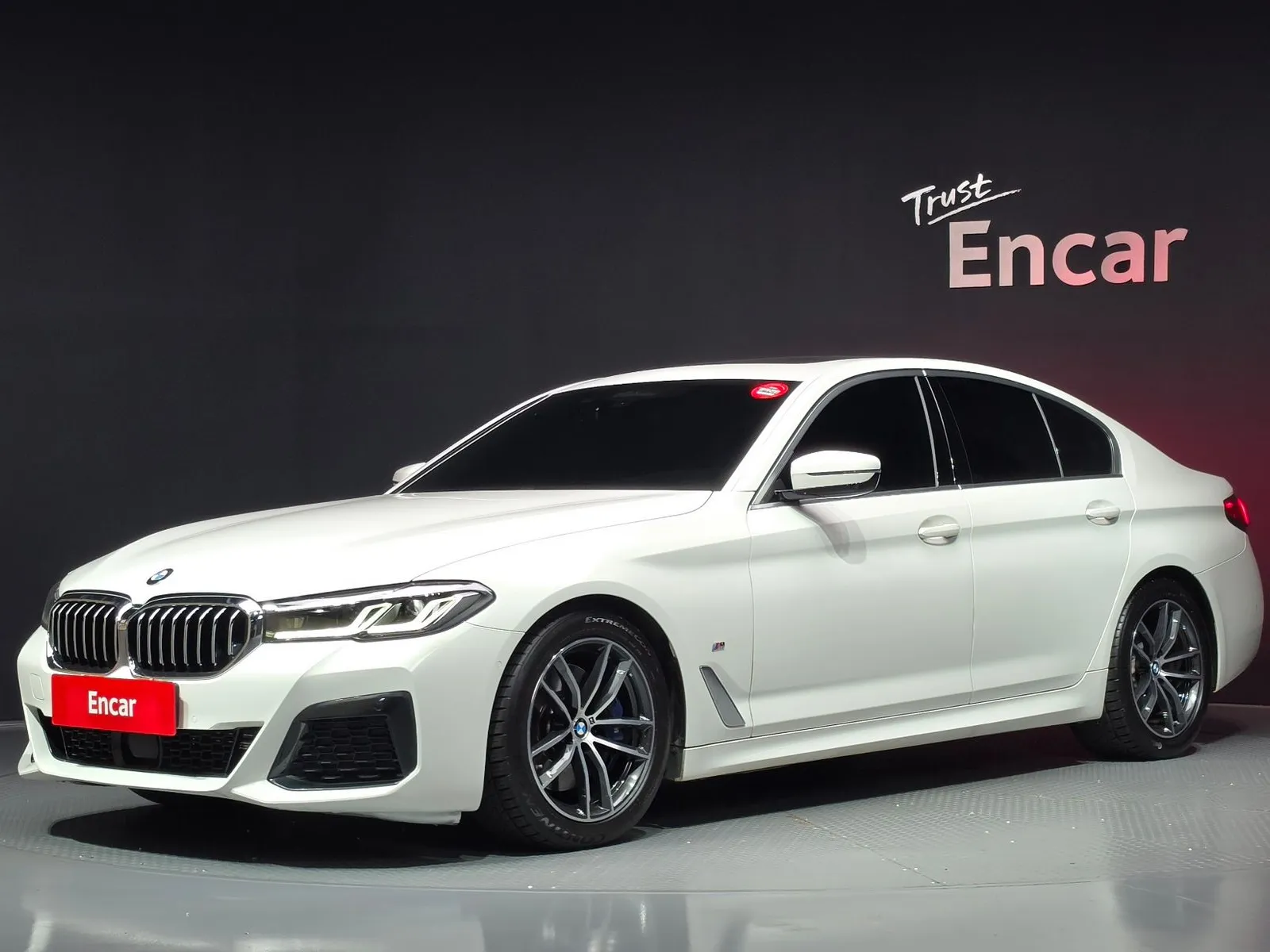 BMW 5 Series 520i M Sport, снимка 1 от 20