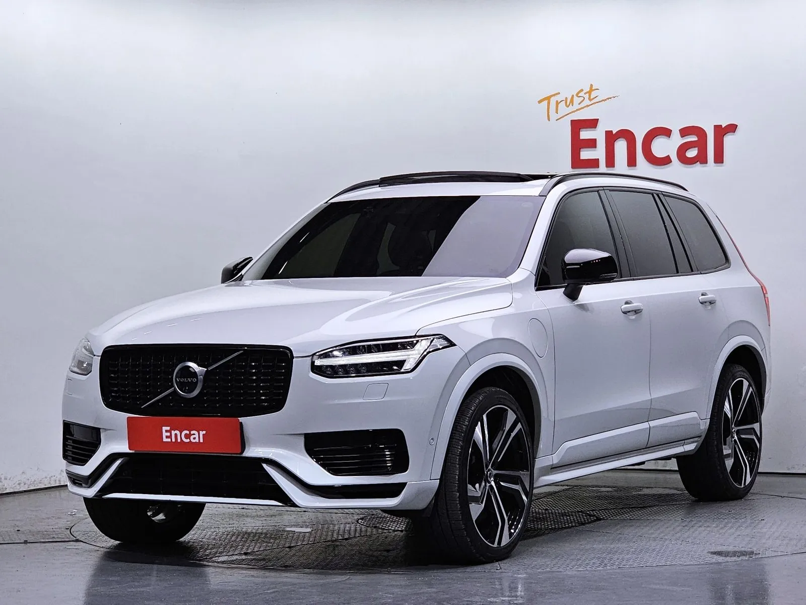 Volvo XC90 T8 R-Design Hybrid, снимка 1 от 20
