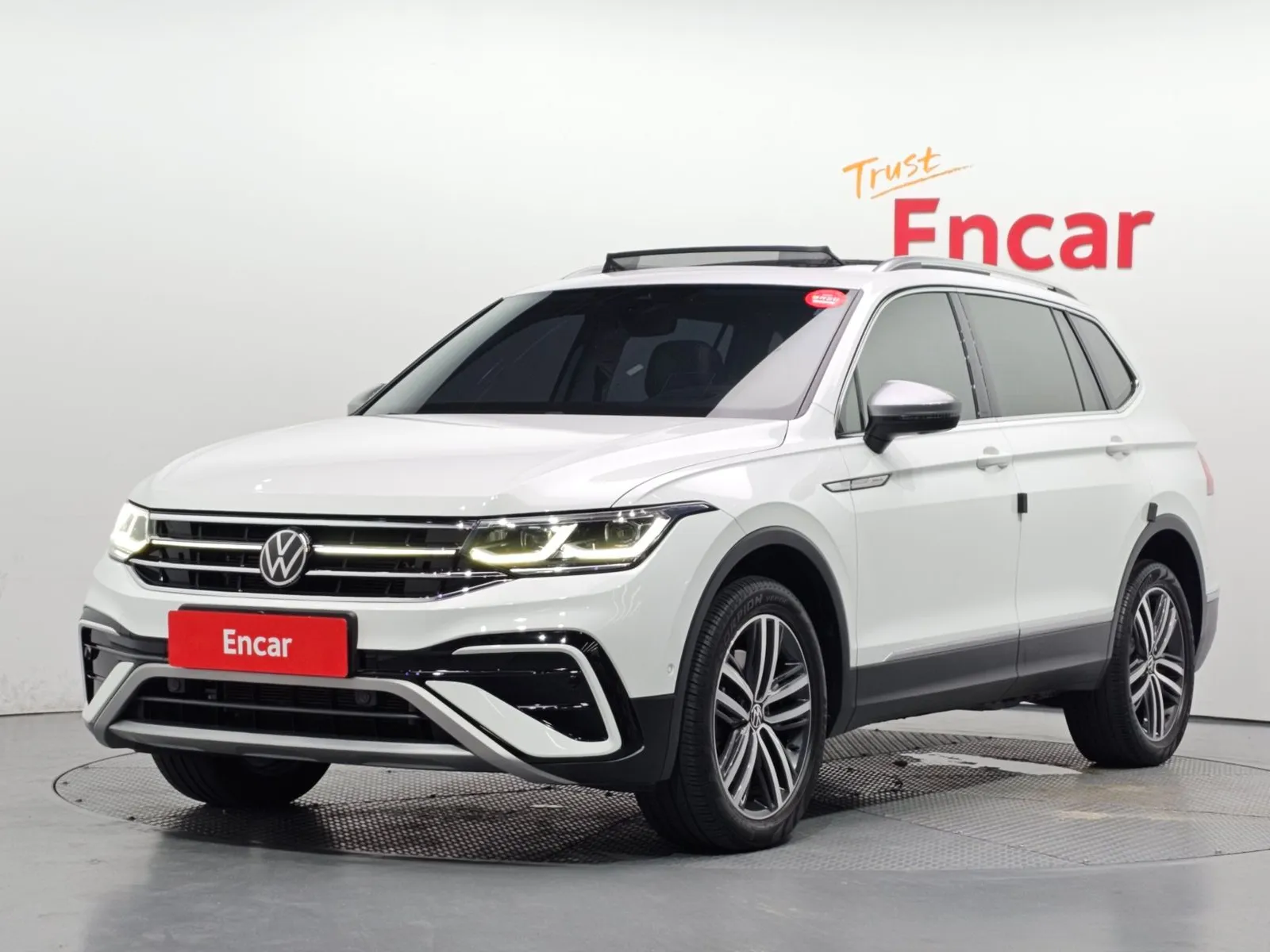 Volkswagen Tiguan 2.0 TSI Prestige, снимка 1 от 20