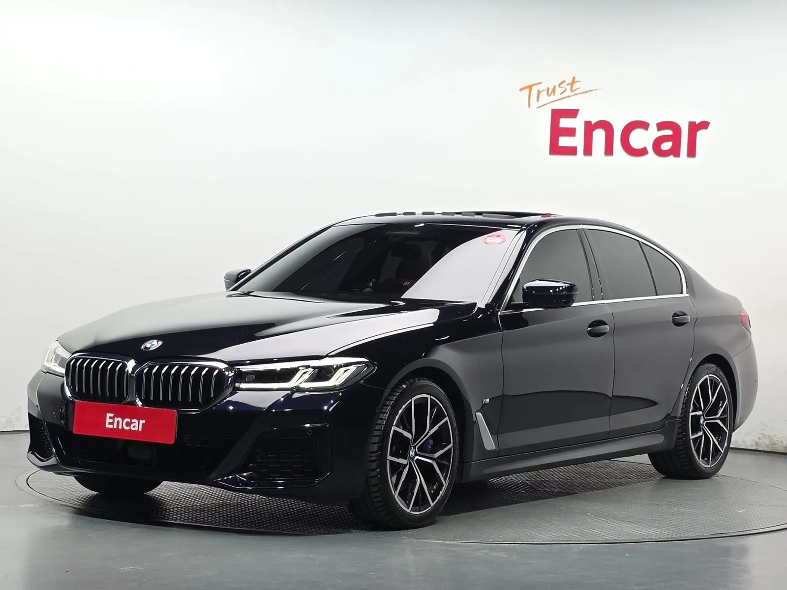 BMW 5 Series 530i M Sport Package, снимка 1 от 20