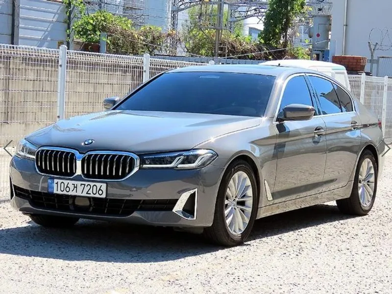 BMW 5 Series 520i Luxury