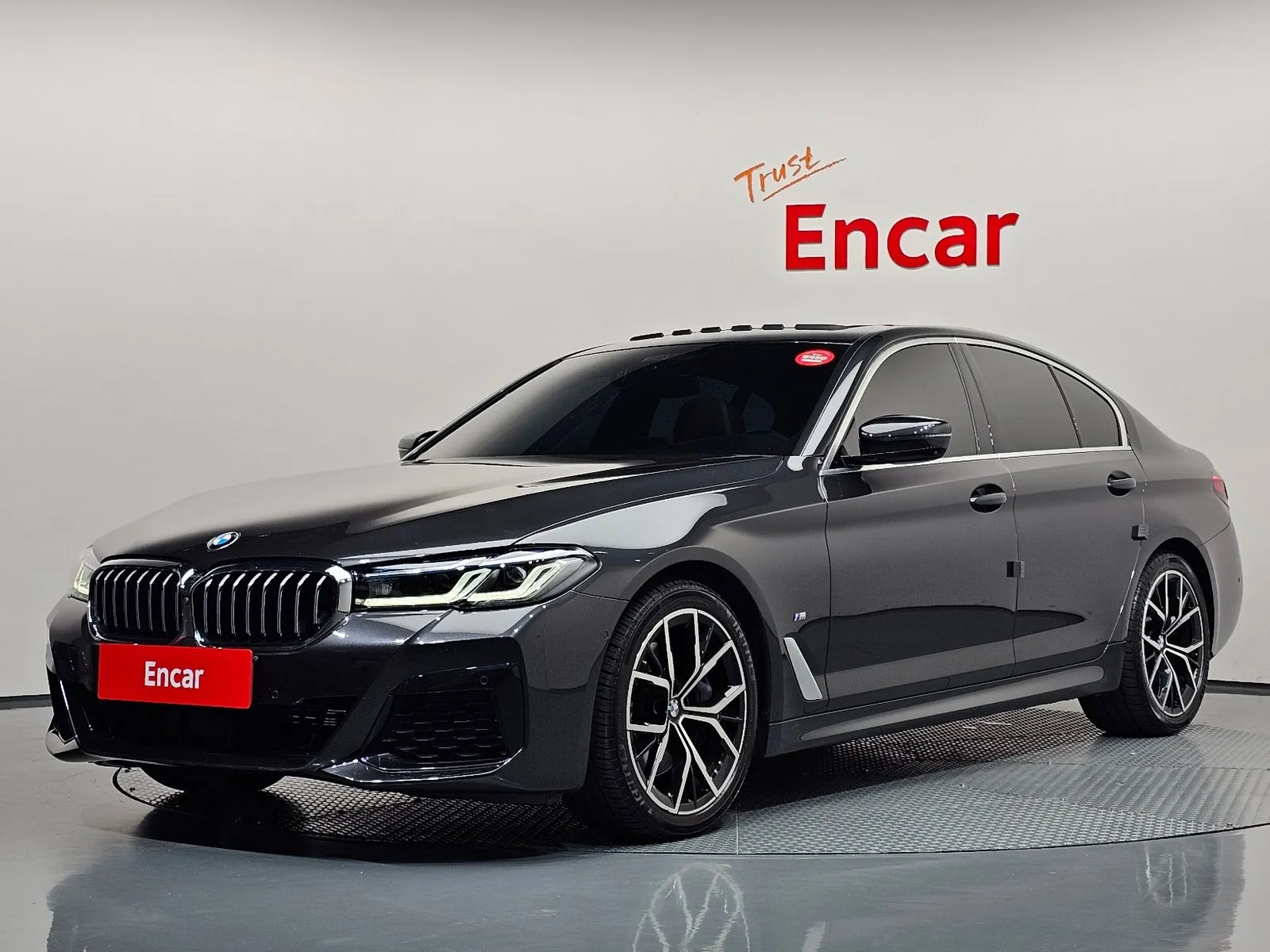 BMW 5 Series 530i xDrive M Sport Package, снимка 1 от 20