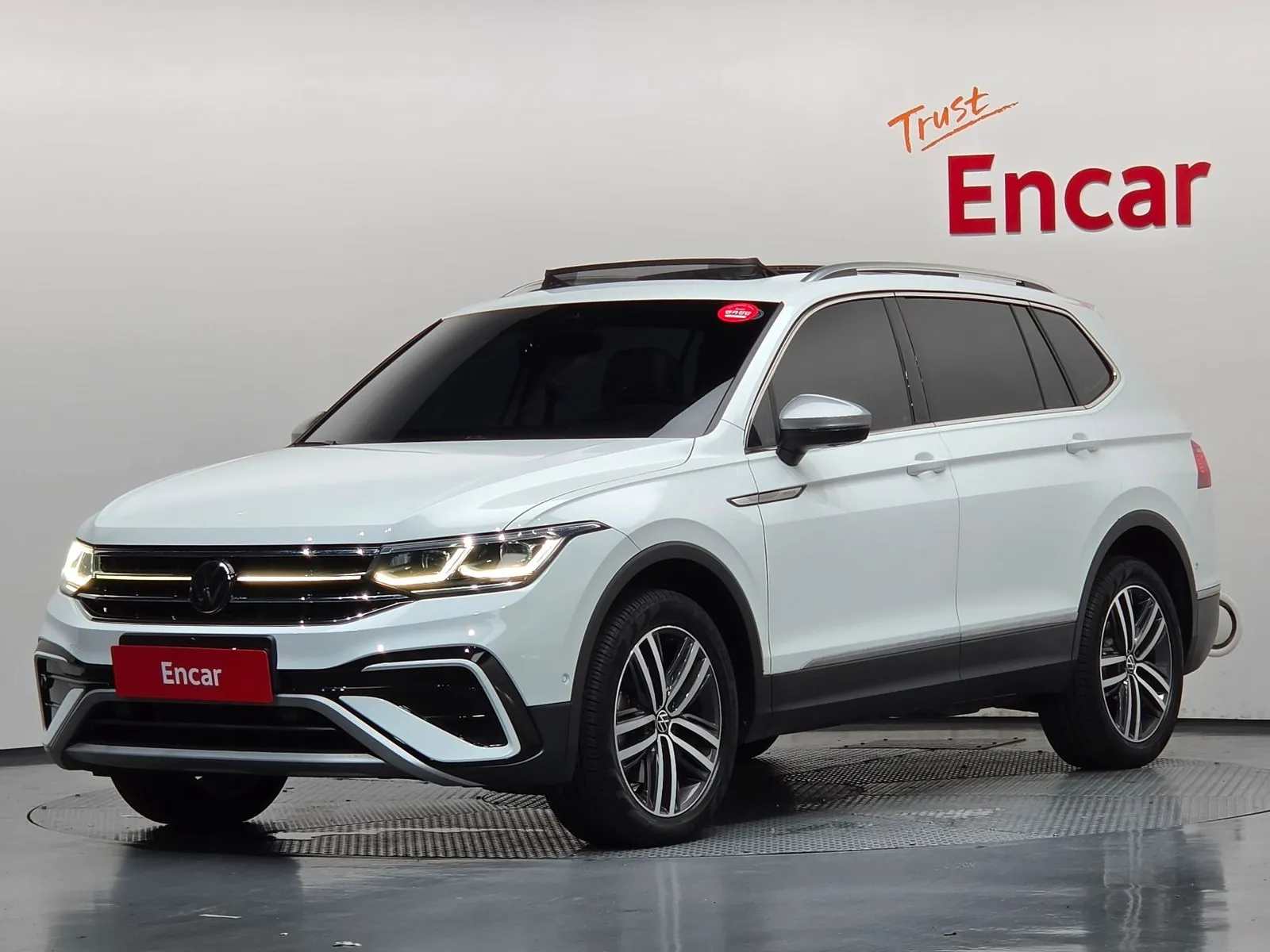Volkswagen Tiguan 2.0 TSI Prestige, снимка 1 от 20