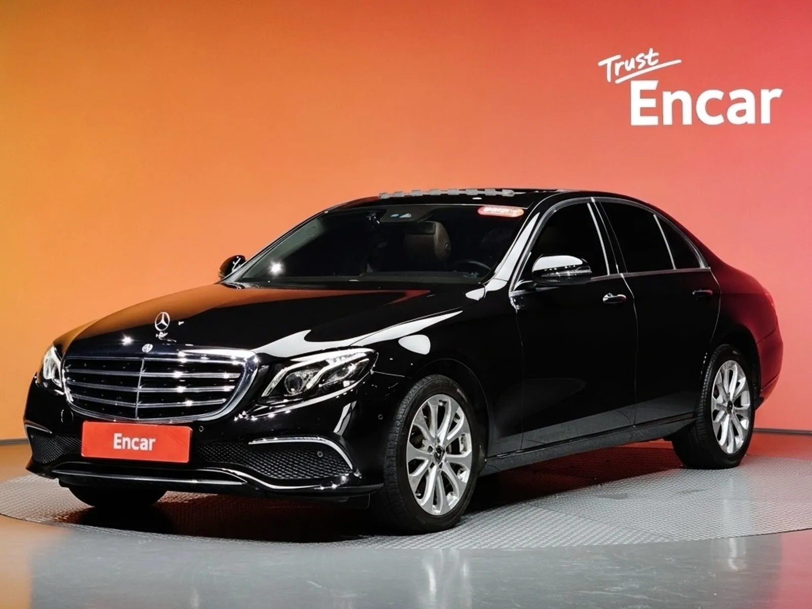 Mercedes-Benz E-Class E220d 4MATIC Exclusive, снимка 1 от 20