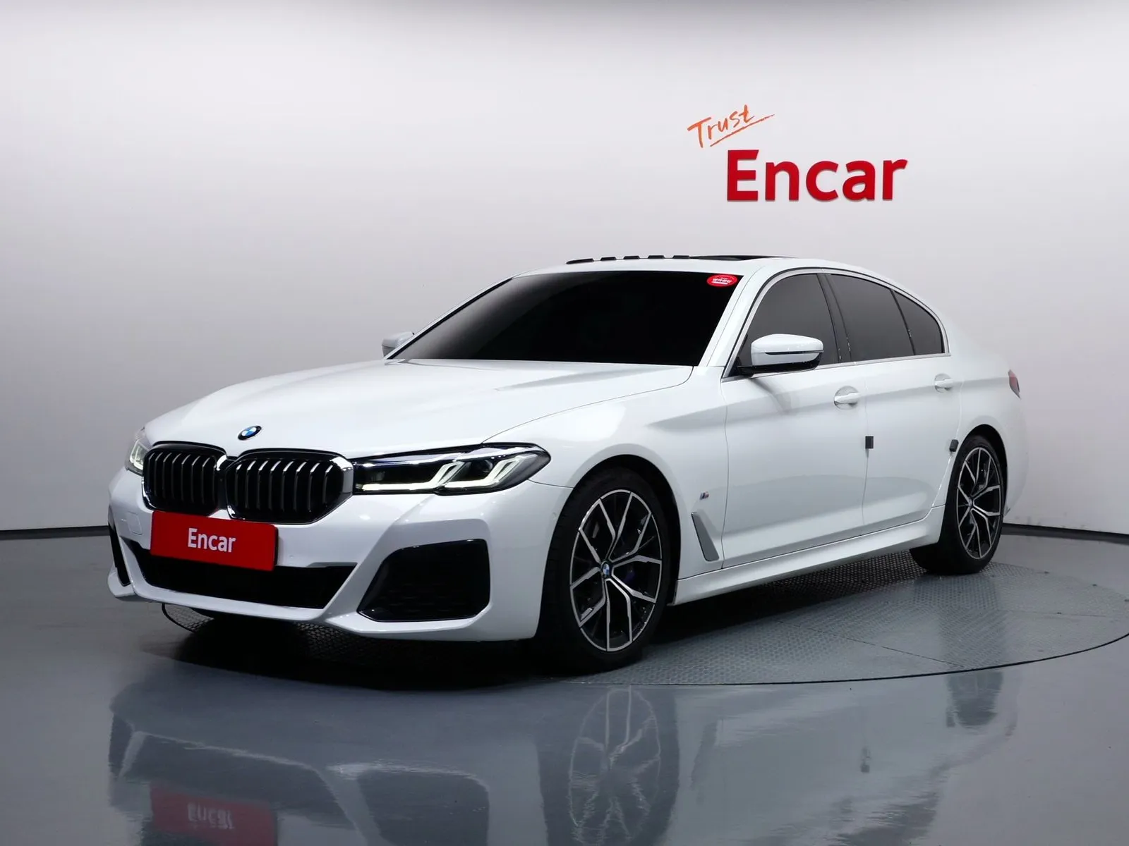BMW 5 Series 530i xDrive M Sport Package, снимка 1 от 20