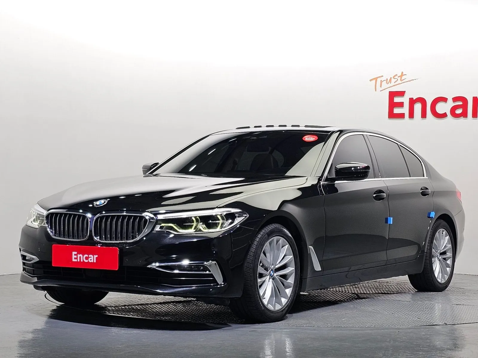 BMW 5 Series 520d Luxury Plus, снимка 1 от 20