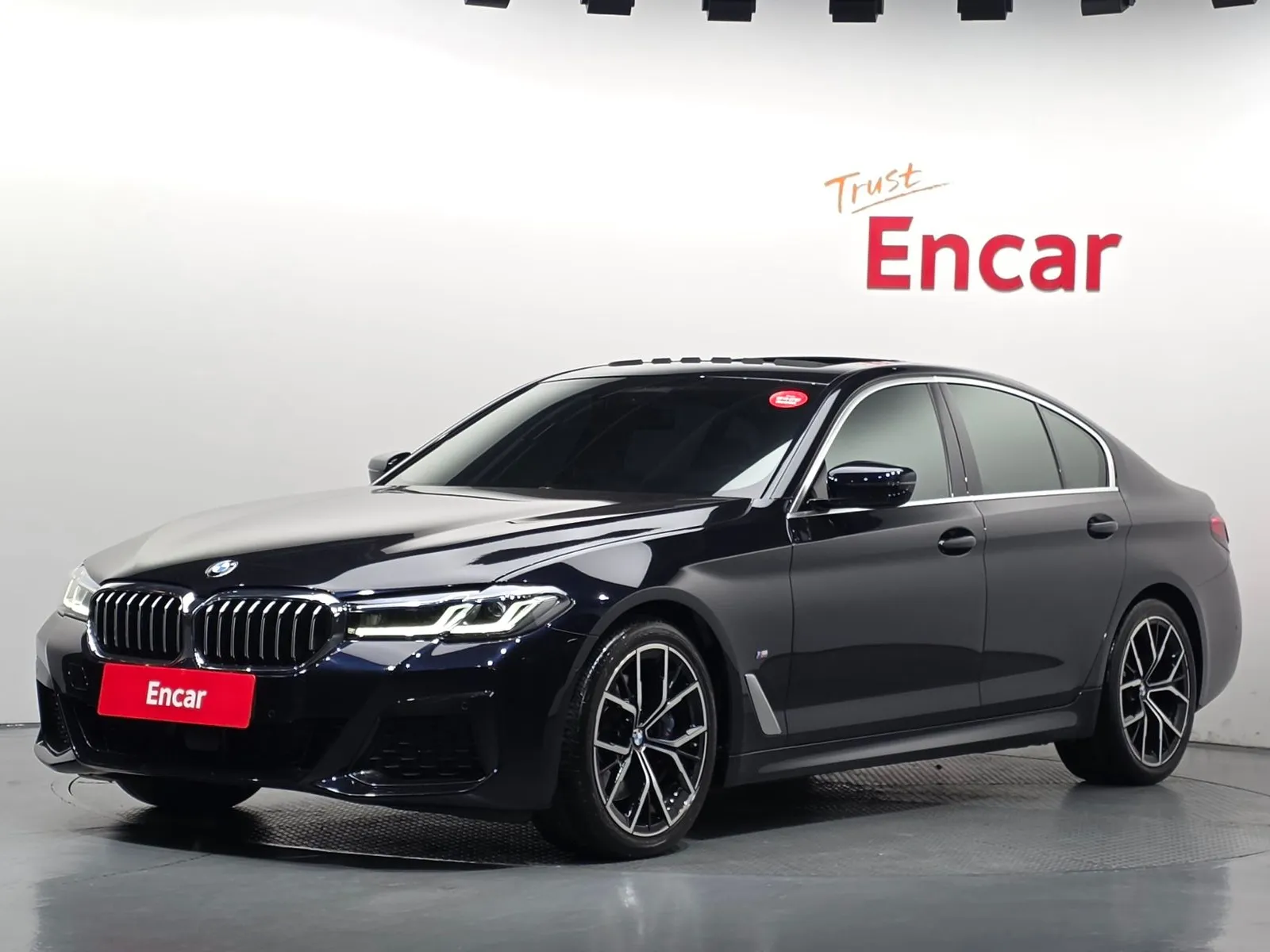 BMW 5 Series 530i M Sport Package, снимка 1 от 20