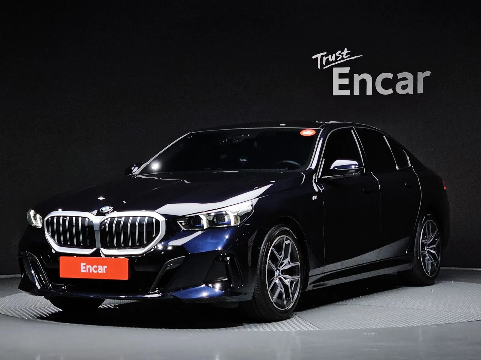 BMW 5 Series 520i M Sport, снимка 1 от 20