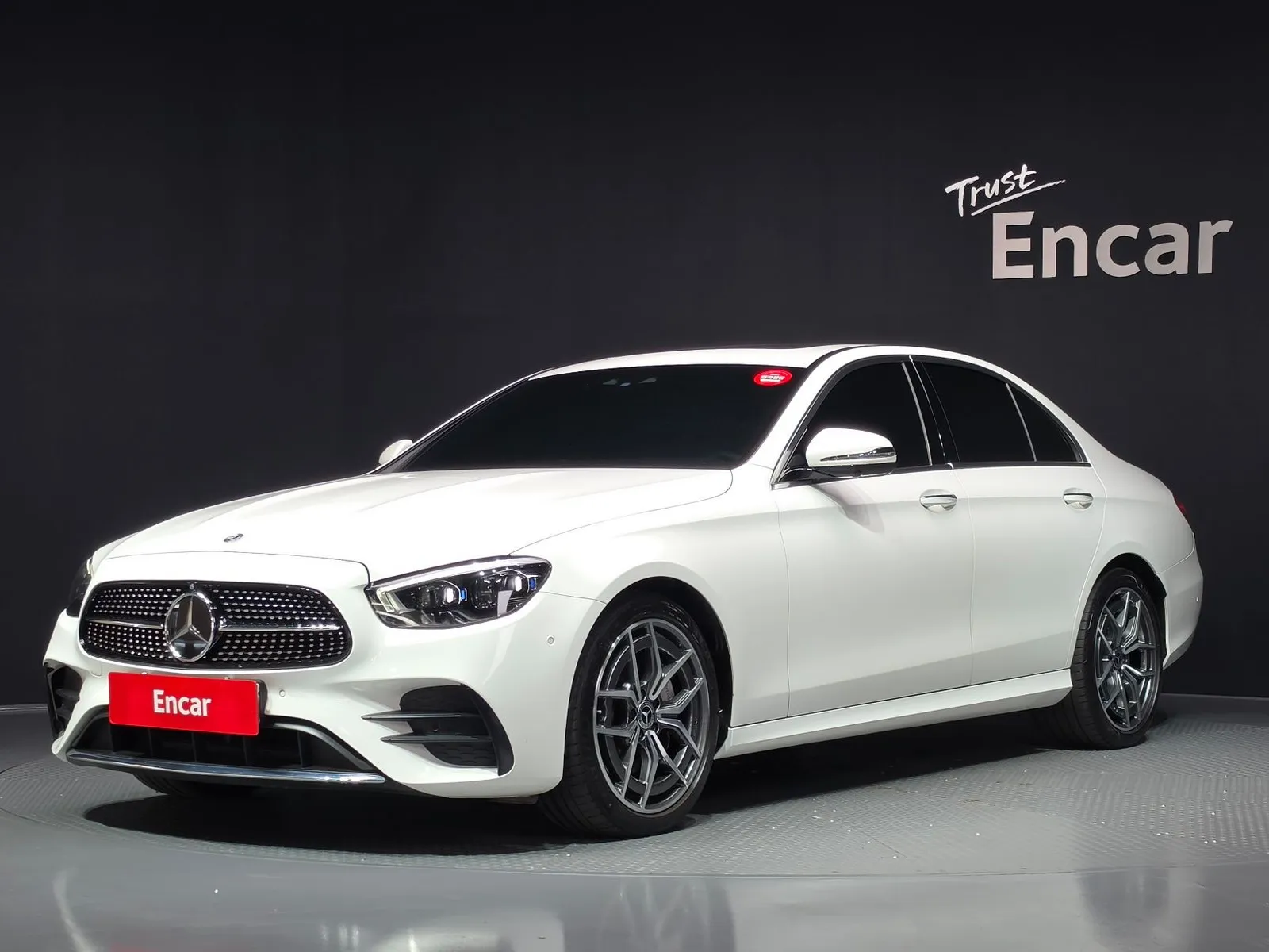 Mercedes-Benz E-Class E220d 4MATIC AMG Line, снимка 1 от 20