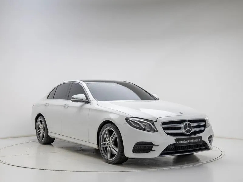 Mercedes-Benz E-Class E300 4MATIC AMG Line