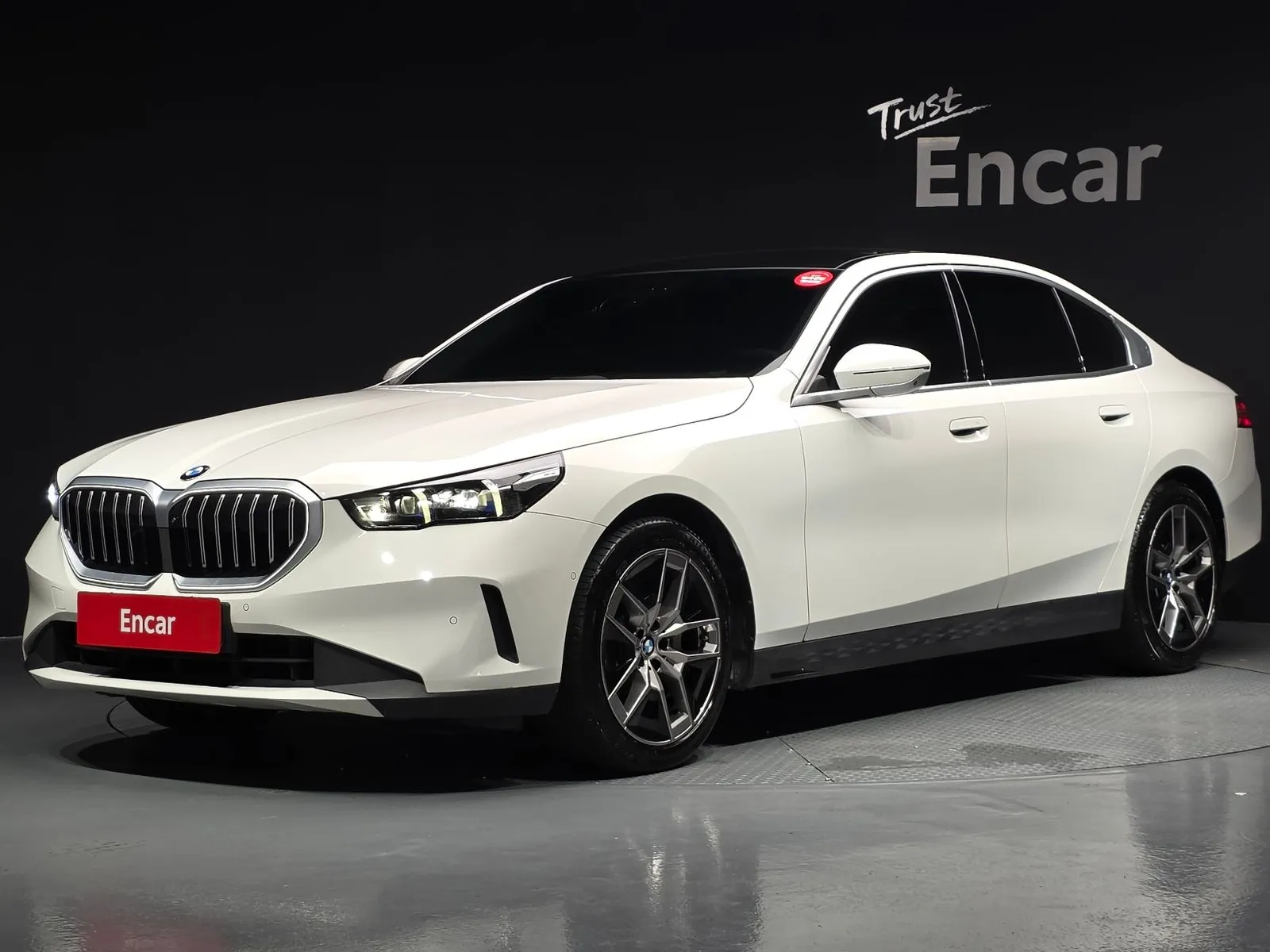 BMW 5 Series 530i xDrive, снимка 1 от 20