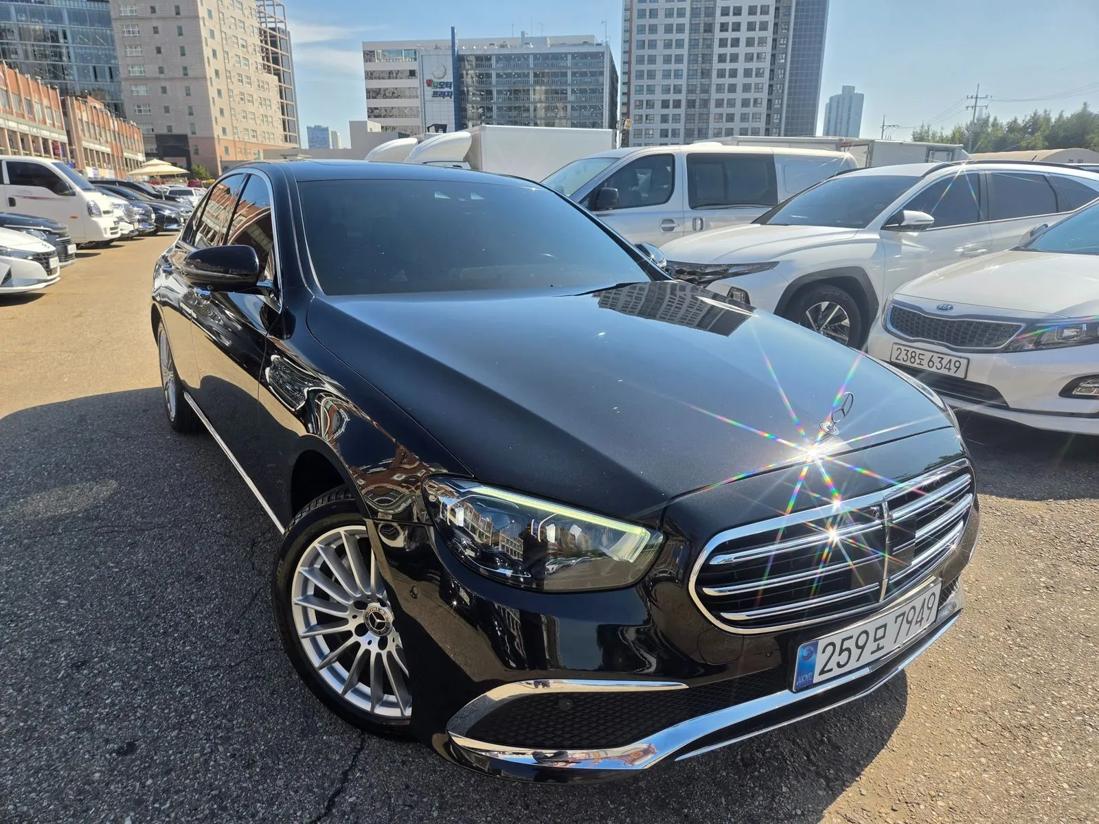 Mercedes-Benz E-Class E220d 4MATIC Exclusive, снимка 1 от 20