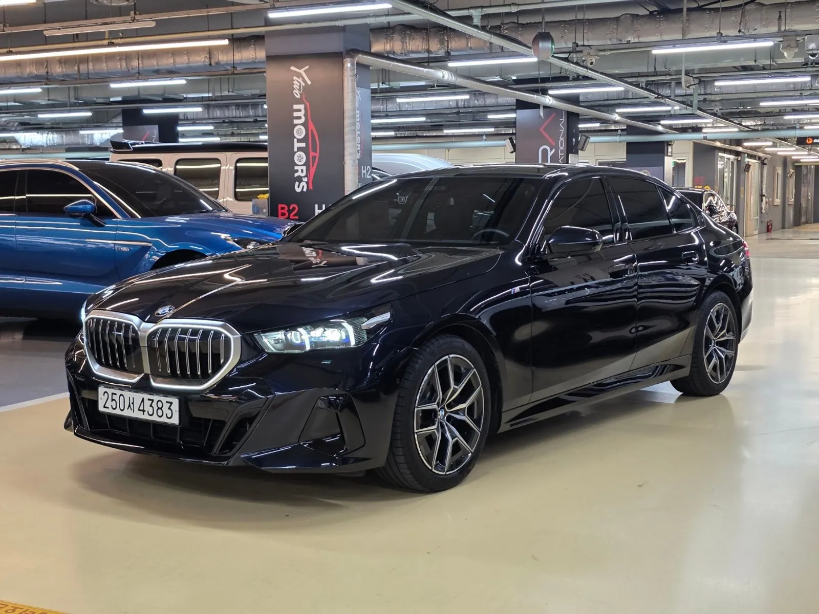 BMW 5 Series 520i M Sport, снимка 1 от 20